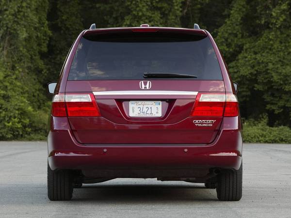 honda-odyssey-2004-minivan-1377978219_600[1].jpg