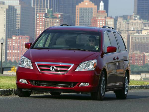 honda-odyssey-2004-minivan-2773271137_600[1].jpg