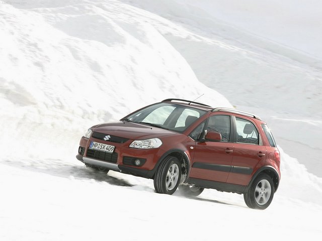 Suzuki_SX4_11.jpg