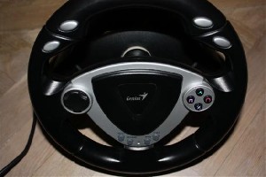 1306818346_120599615_1--genius-twinwheel-force-feedback-.jpg